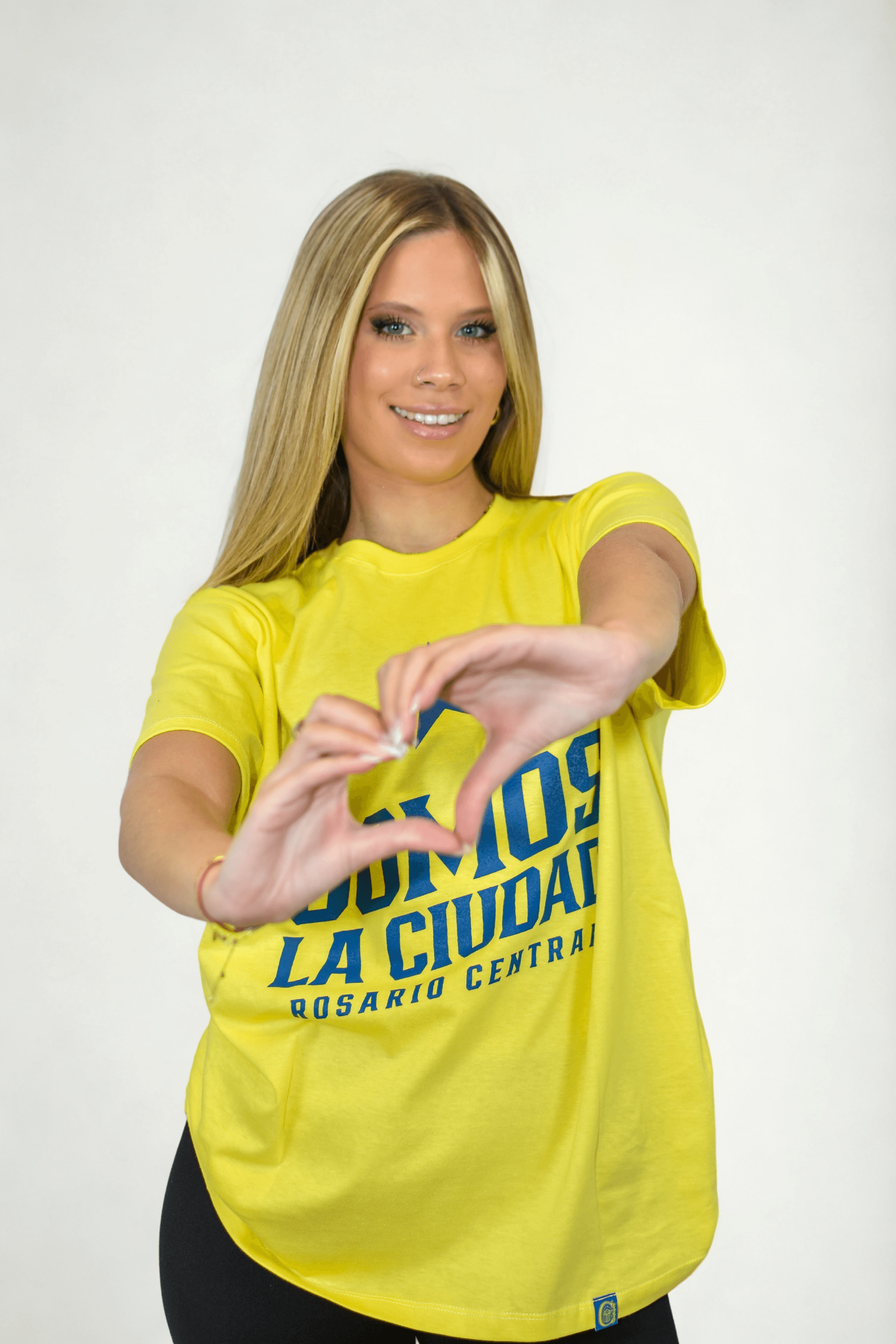 Sesión de fotos con Rosario Central - Nuevas camisetas de Di Maria